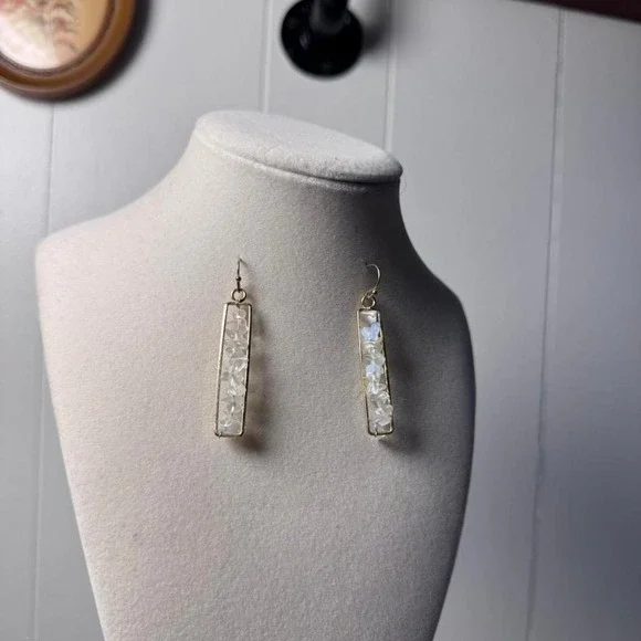Gold Tone Rectangular Moonstone Chip Drop Dangle Earrings Boho Iridescent - Picture 8 of 8